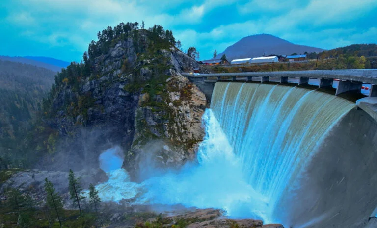 Dam Sarvsfoss over Otra, Bykle kyrkjebygd. Foto.