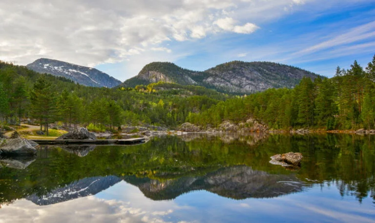 Badeplassen Marhyl i Otra. Foto.