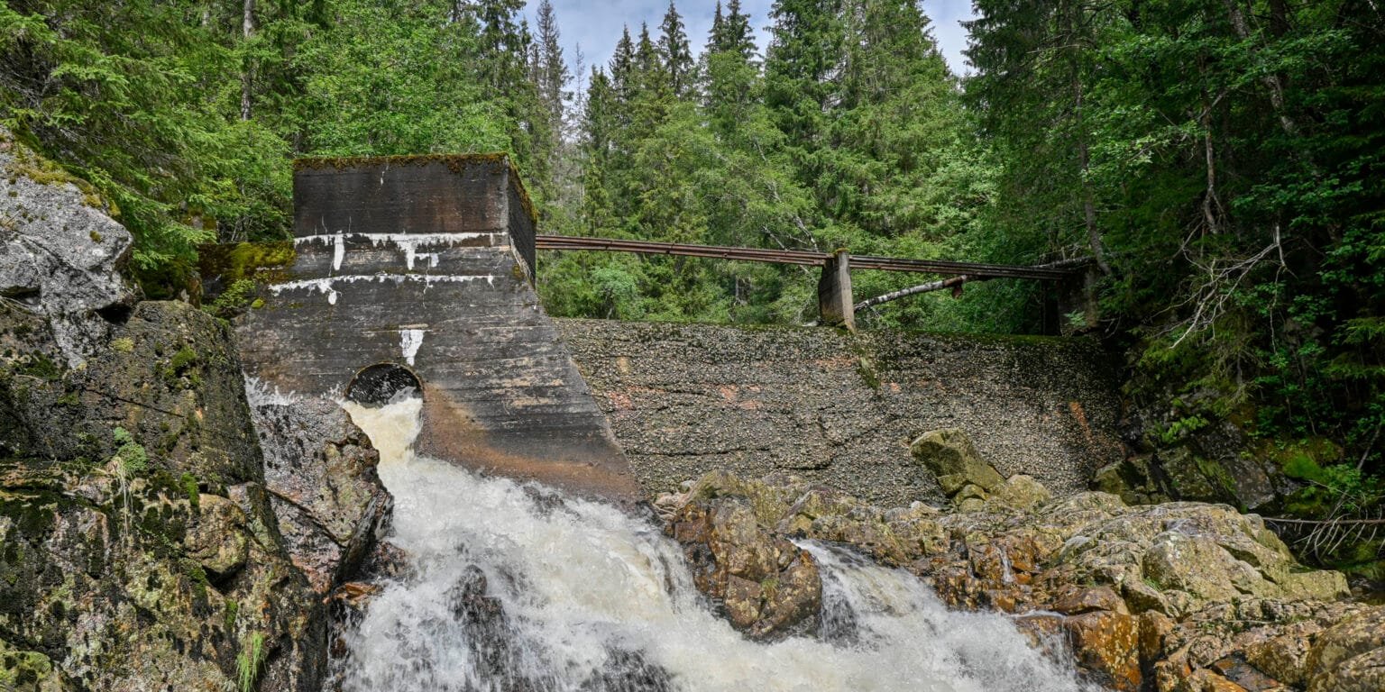 Inntaksdammen til Åraksbø kraftverk. Foto