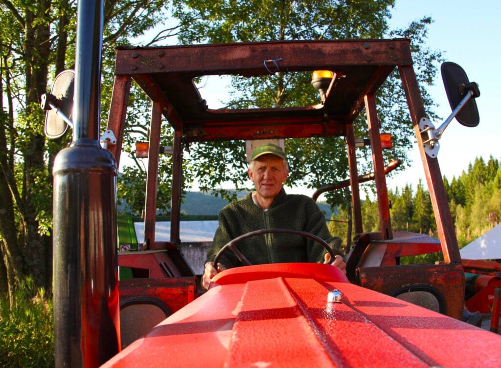 Olav Lidtveit på Fergusonen. Foto.