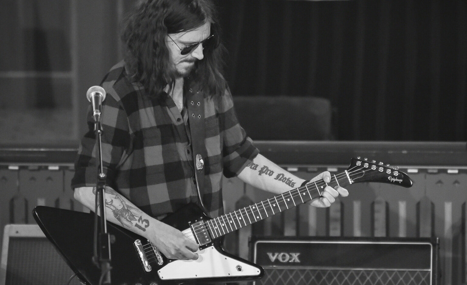 Alf Andrew Pedersen under den fabelaktige U2-konserten i Evje kyrkje (2022). Foto