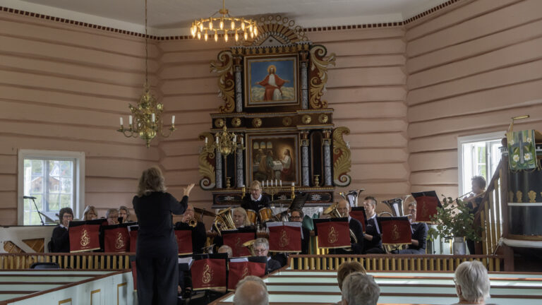 Noregs lengste korps fylte Sandnes kyrkje med  kjærleik!
